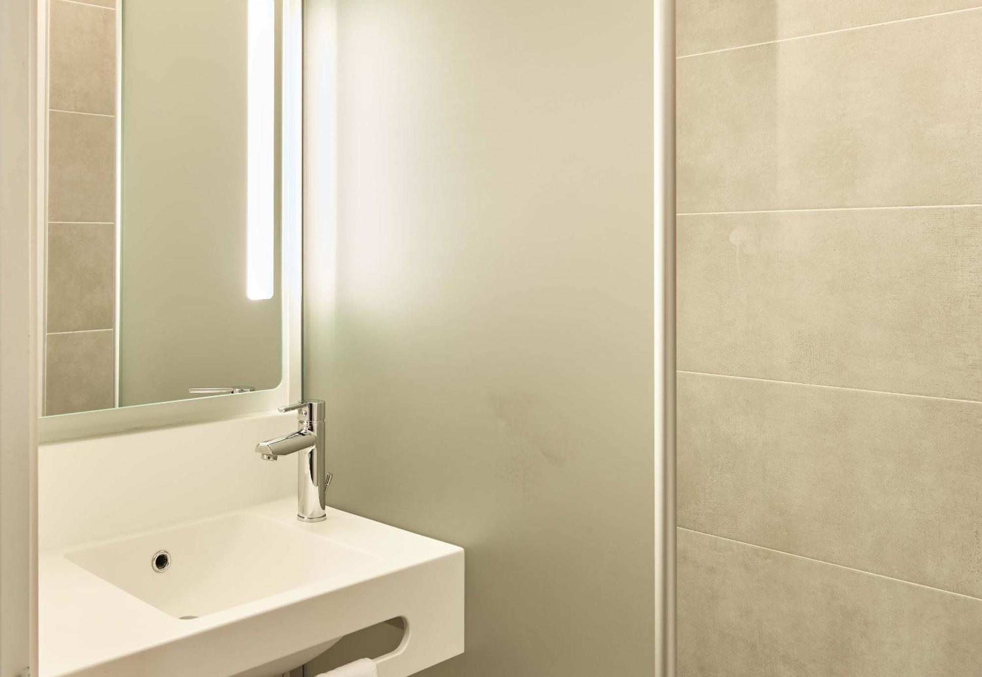 B&B Hotel Le Port Marly Saint Germain En Laye エクステリア 写真